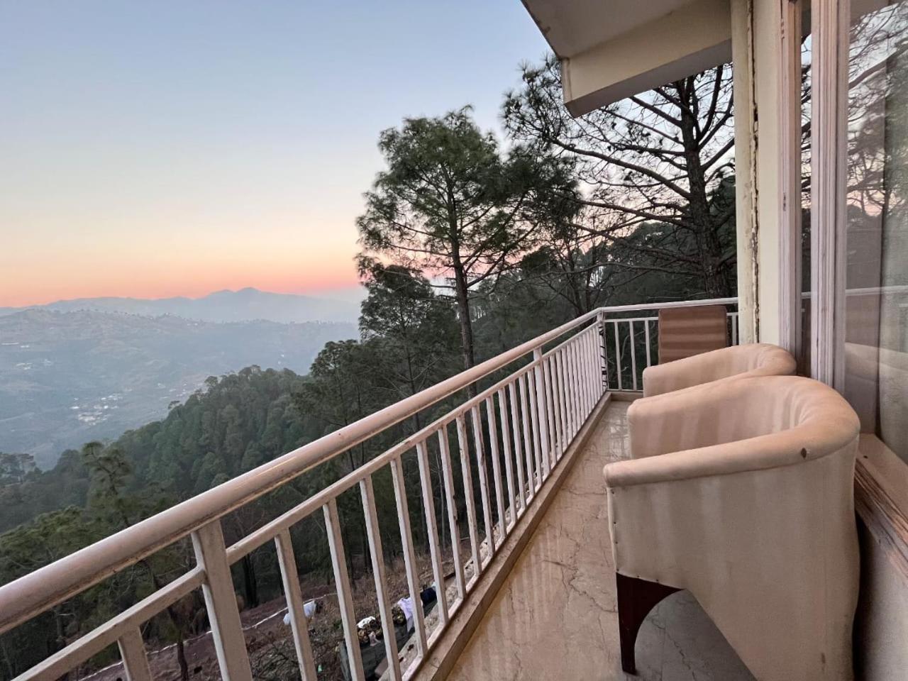 Hotel Tribe View - Away From City Hustle !! Top Rated & Most Awarded Property !! A Peaceful Stay 카사울리 외부 사진