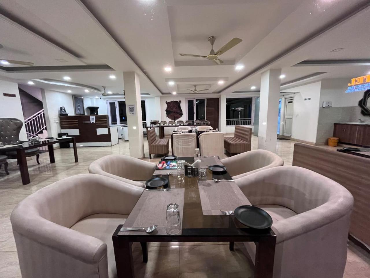 Hotel Tribe View - Away From City Hustle !! Top Rated & Most Awarded Property !! A Peaceful Stay 카사울리 외부 사진